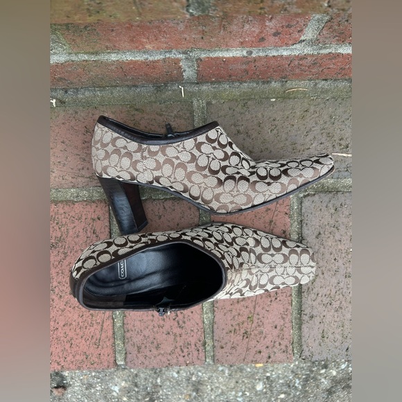 Vintage Coach Daphne Boots - Picture 4 of 7
